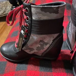NWT Sorel Joan if Arctic